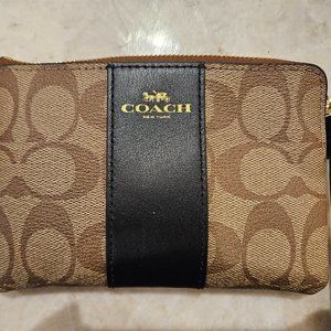 BNWT Coach wristlet